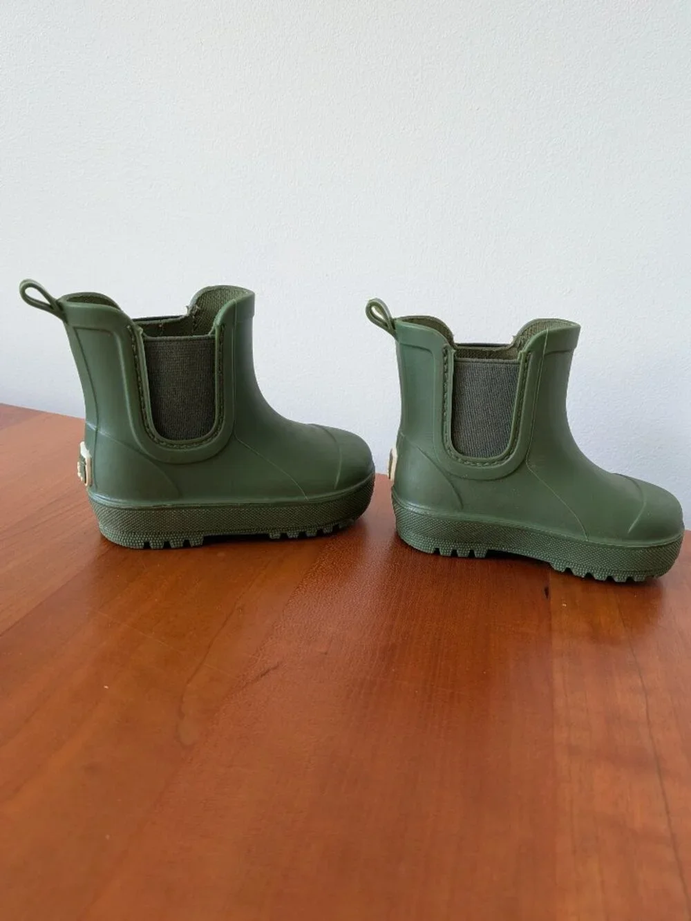 Bearpaw Chelsea Rain Boots Sz C3